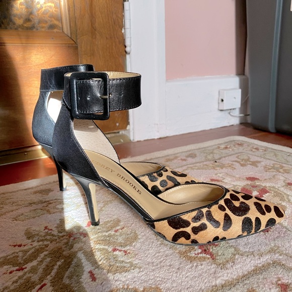 BRAND NEW LEOPARD & LEATHER WITH ANKLE STRAPS- HEELS!! - Picture 8 of 10